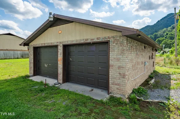 $275,000 | 157 Spring Street, Hampton, TN 37658