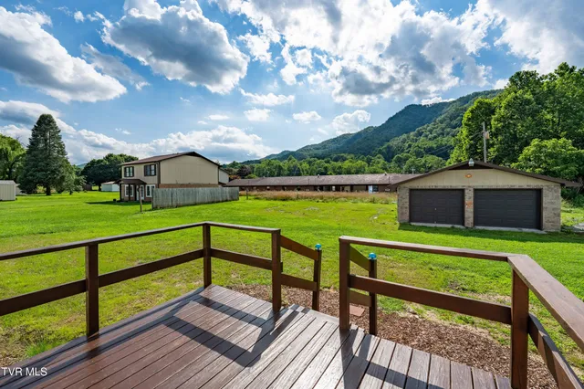 $275,000 | 157 Spring Street, Hampton, TN 37658