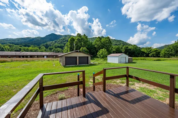 $275,000 | 157 Spring Street, Hampton, TN 37658