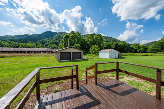 $275,000 | 157 Spring Street, Hampton, TN 37658