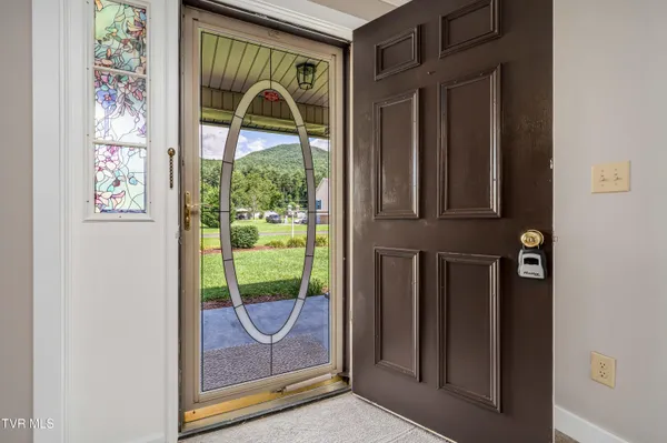 $275,000 | 157 Spring Street, Hampton, TN 37658