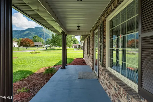 $275,000 | 157 Spring Street, Hampton, TN 37658
