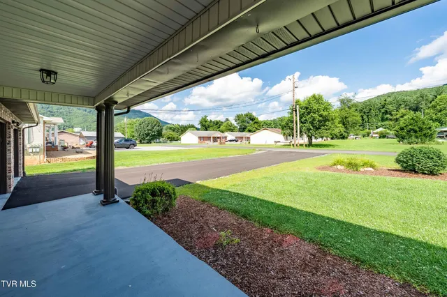 $275,000 | 157 Spring Street, Hampton, TN 37658