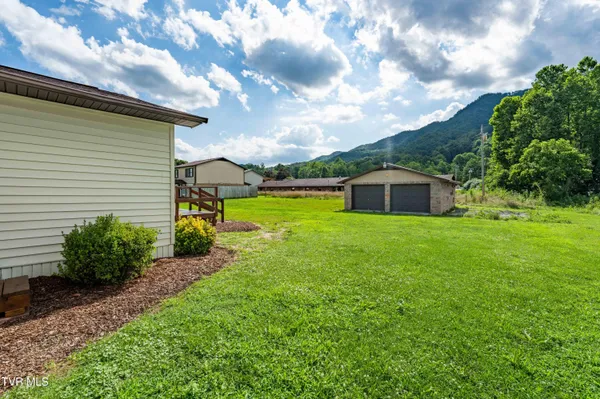 $275,000 | 157 Spring Street, Hampton, TN 37658