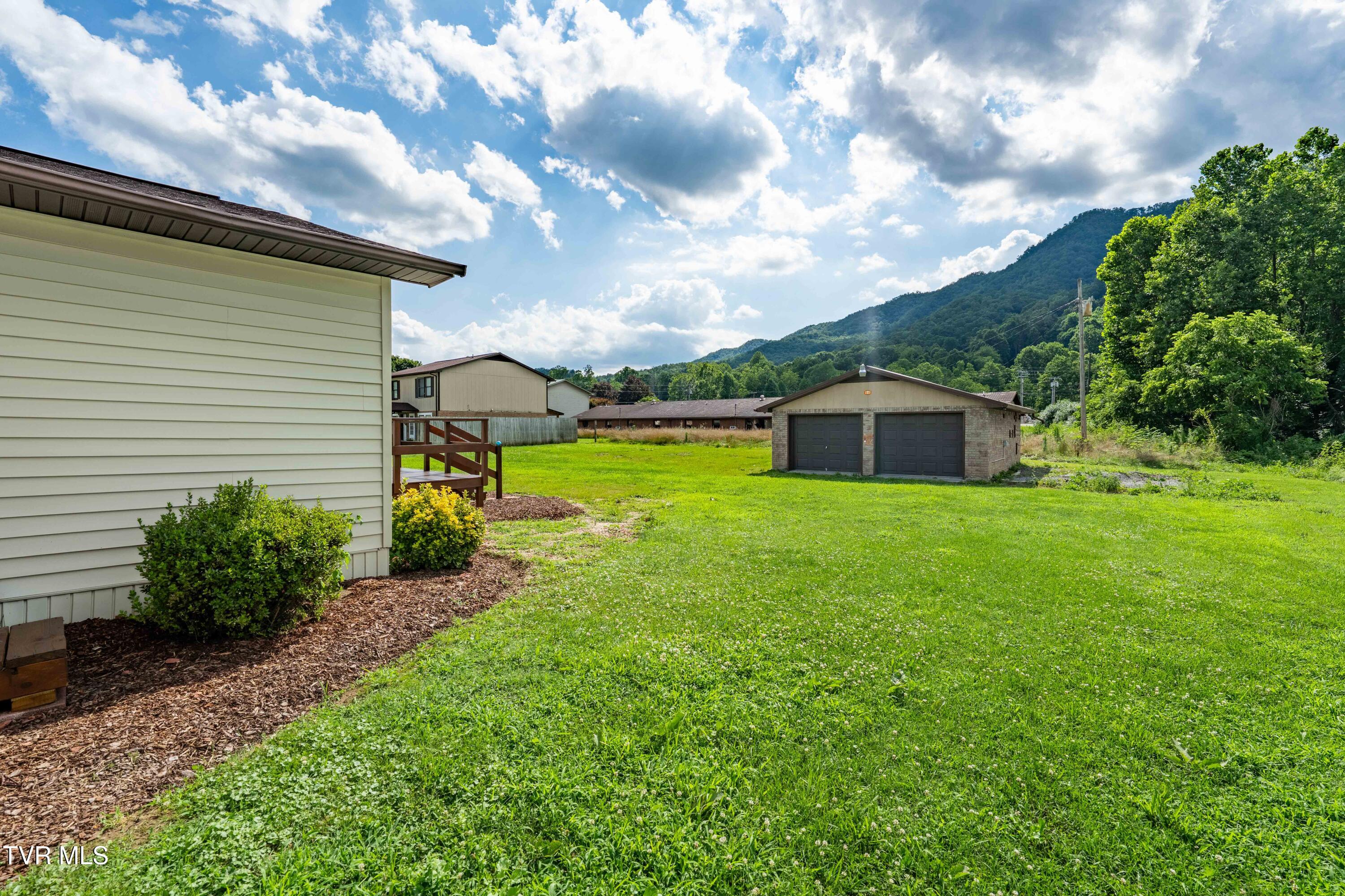 157 Spring Street Hampton, TN 37658 - Photo 9 of 44 157 Spring Street (9 of 43)