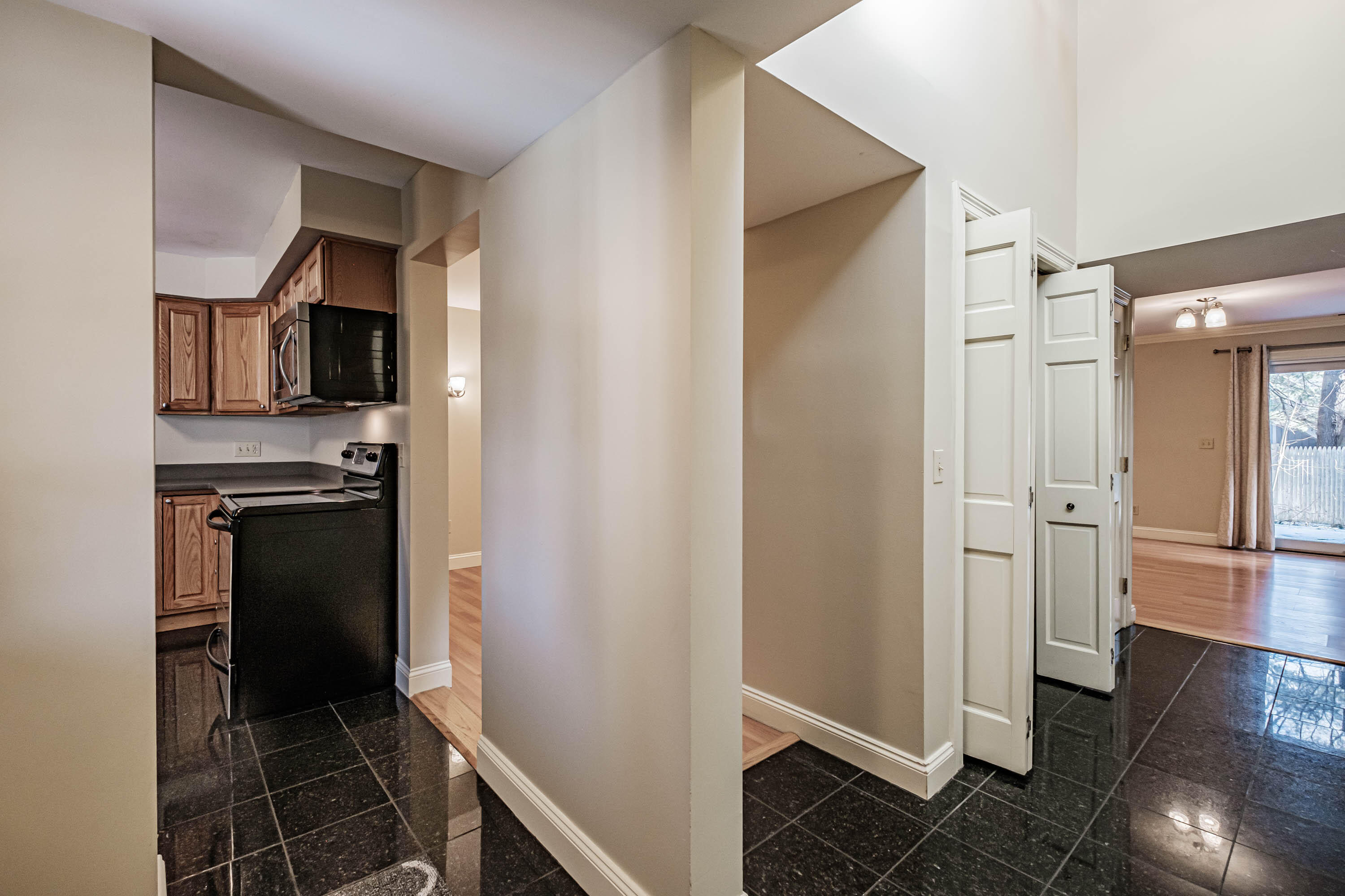 19 Foreside Common Road, Unit 19 Falmouth, ME 04105 - Photo 7 of 42 20220214gp-60010