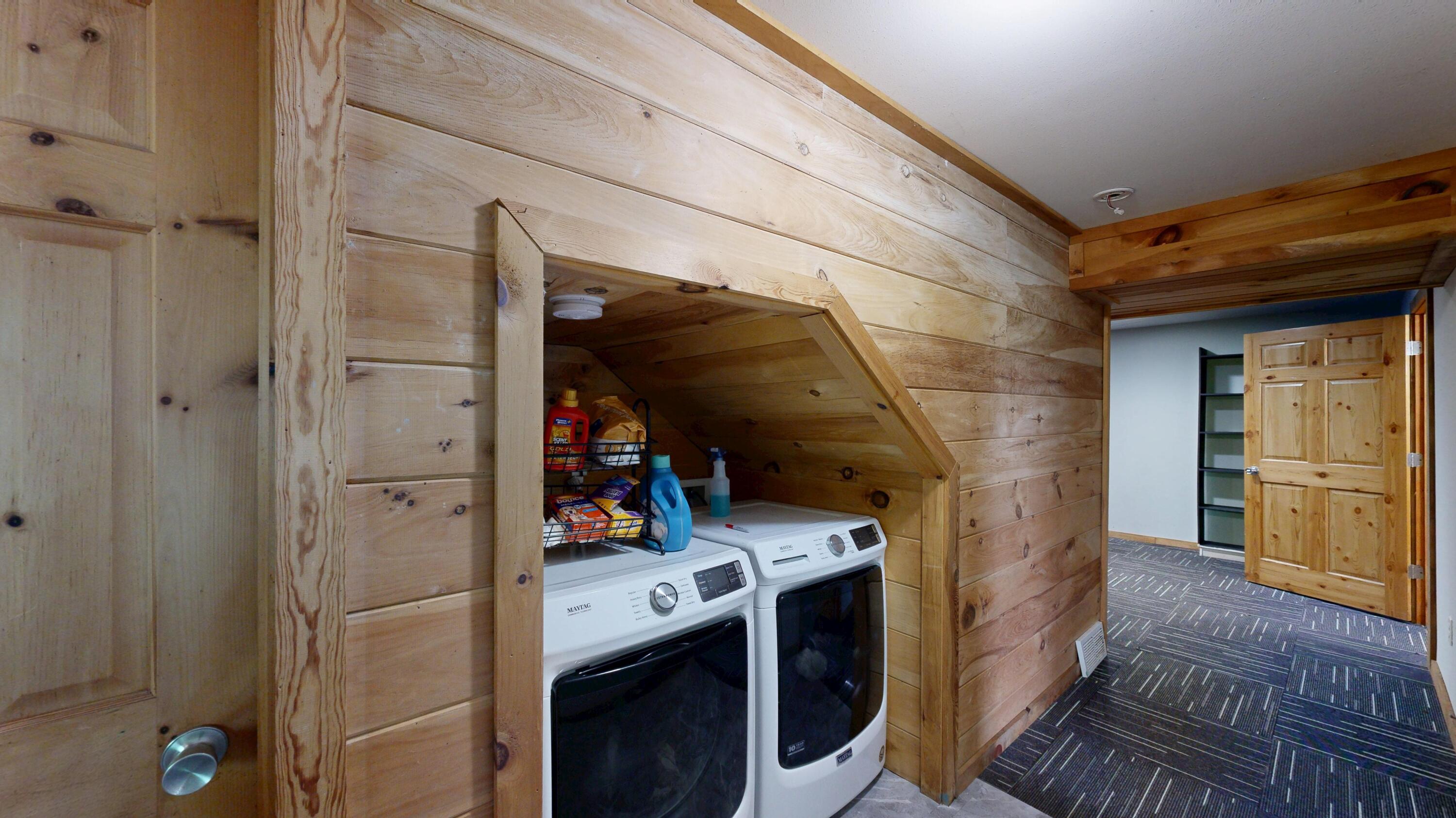 21376 Noble Avenue Sheldon, WI 54651 - Photo 36 of 85 Laundry