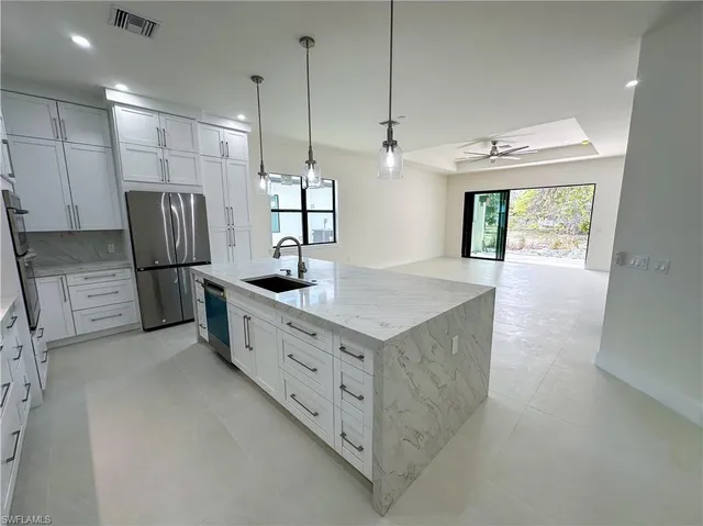 $1,195,000 | 2464 Florida Avenue, Naples, FL 34112