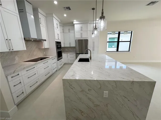 $1,195,000 | 2464 Florida Avenue, Naples, FL 34112