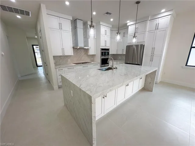 $1,195,000 | 2464 Florida Avenue, Naples, FL 34112