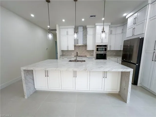 $1,195,000 | 2464 Florida Avenue, Naples, FL 34112