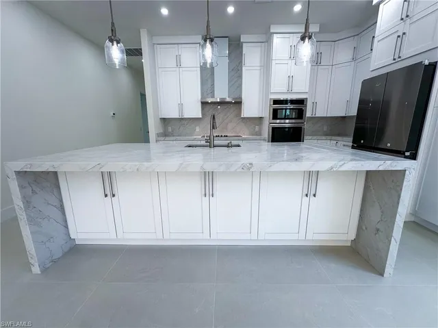 $1,195,000 | 2464 Florida Avenue, Naples, FL 34112