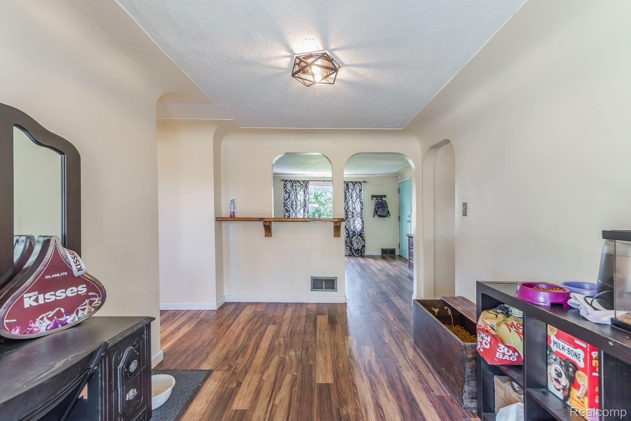 10864 Lansing Road Durand, MI 48429 - Photo 8 of 46 8.jpg