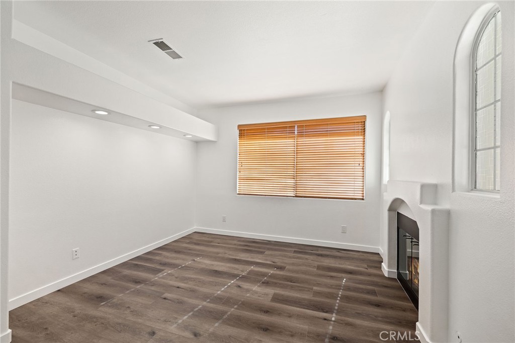 25947 Stafford Canyon Road, Unit G Stevenson Ranch, CA 91381 - Photo 15 of 60