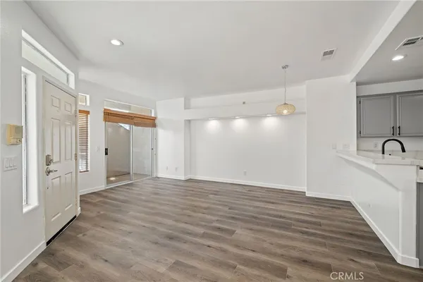 $540,000 | 25947 Stafford Canyon Road, Unit G, Stevenson Ranch, CA 91381