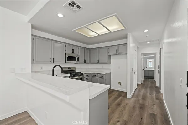 $540,000 | 25947 Stafford Canyon Road, Unit G, Stevenson Ranch, CA 91381