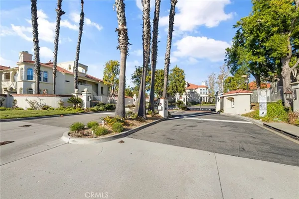 $540,000 | 25947 Stafford Canyon Road, Unit G, Stevenson Ranch, CA 91381
