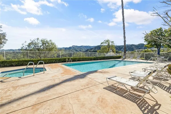 $540,000 | 25947 Stafford Canyon Road, Unit G, Stevenson Ranch, CA 91381