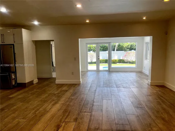 $15,900 | 3551 East Glencoe Street, Miami, FL 33133