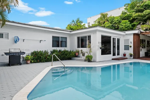 $15,900 | 3551 East Glencoe Street, Miami, FL 33133