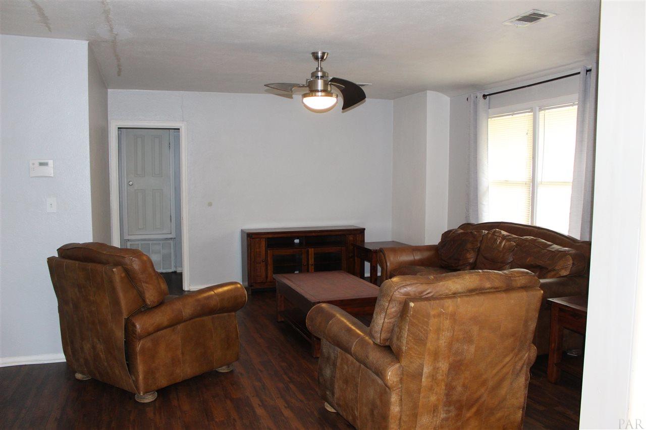 116 Southeast Kalash Road Pensacola, FL 32507 - Photo 6 of 33 Gallery Image 6