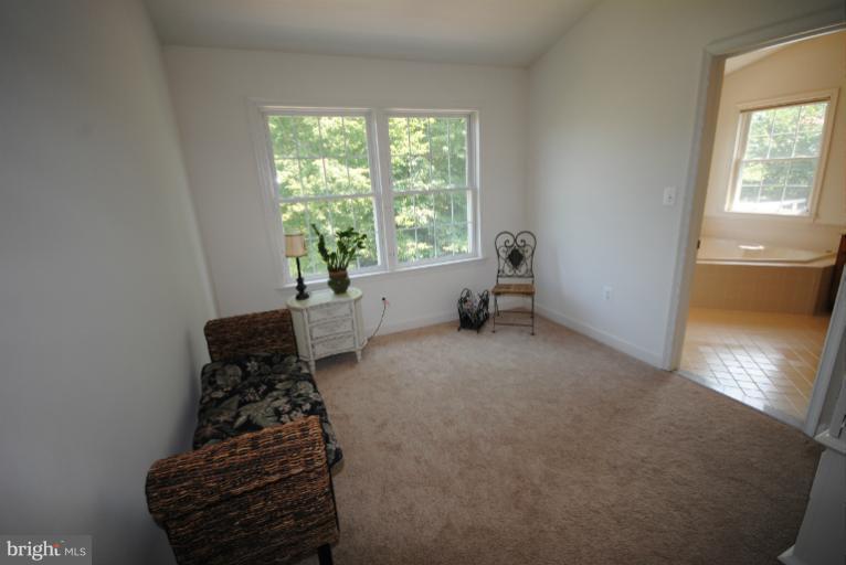 20334 Cliftons Point Street Sterling, VA 20165 - Photo 10 of 30 a bath room with a window