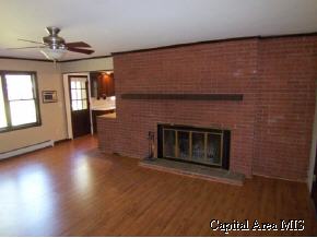 1911 Cardinal Drive Springfield, IL 62704 - Photo 3 of 9