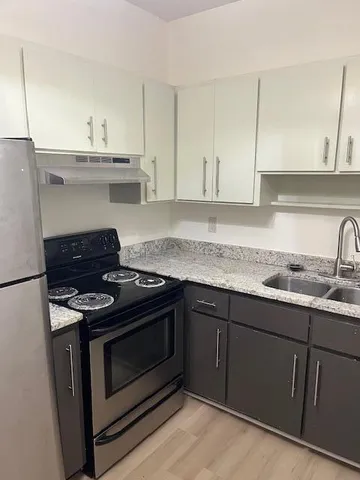 $3,200 | 2 Percy Street, Unit M, Charleston, SC 29403