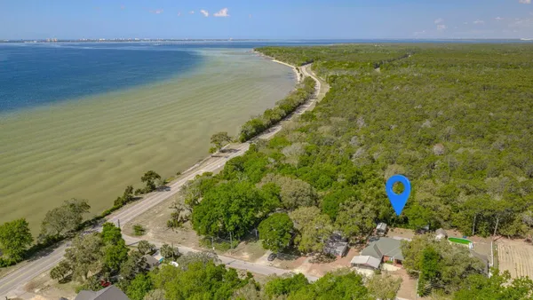 $515,000 | 328 Chippewa Drive, Niceville, FL 32578