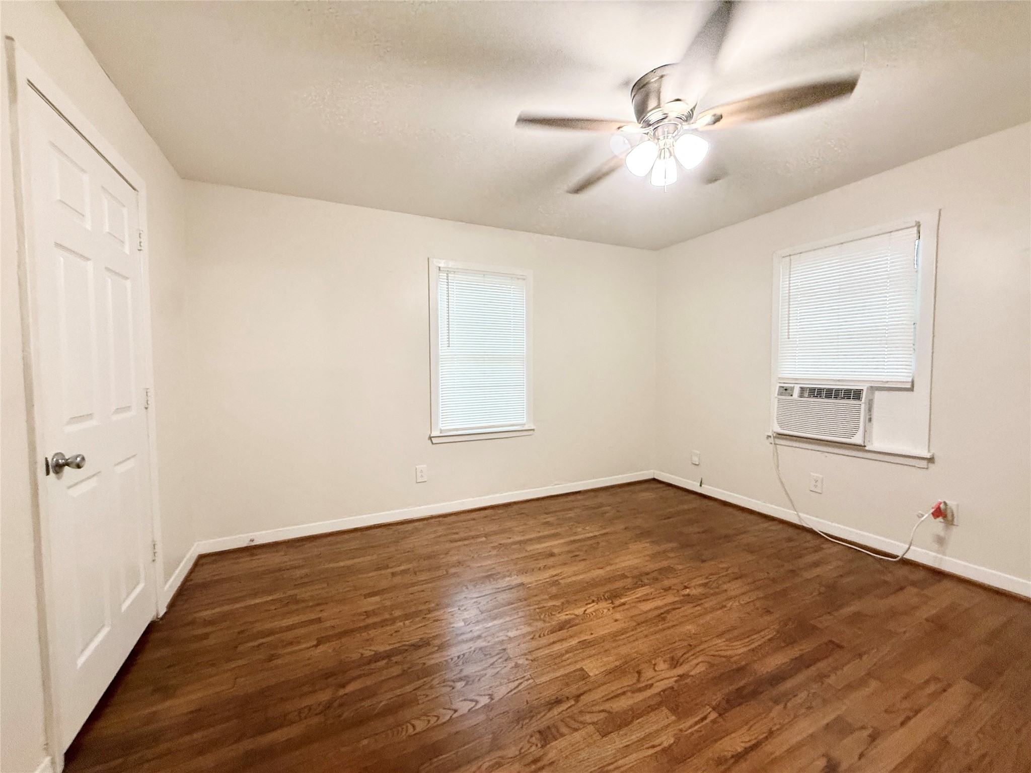 824 South Anderson Street Angleton, TX 77515 - Photo 11 of 17