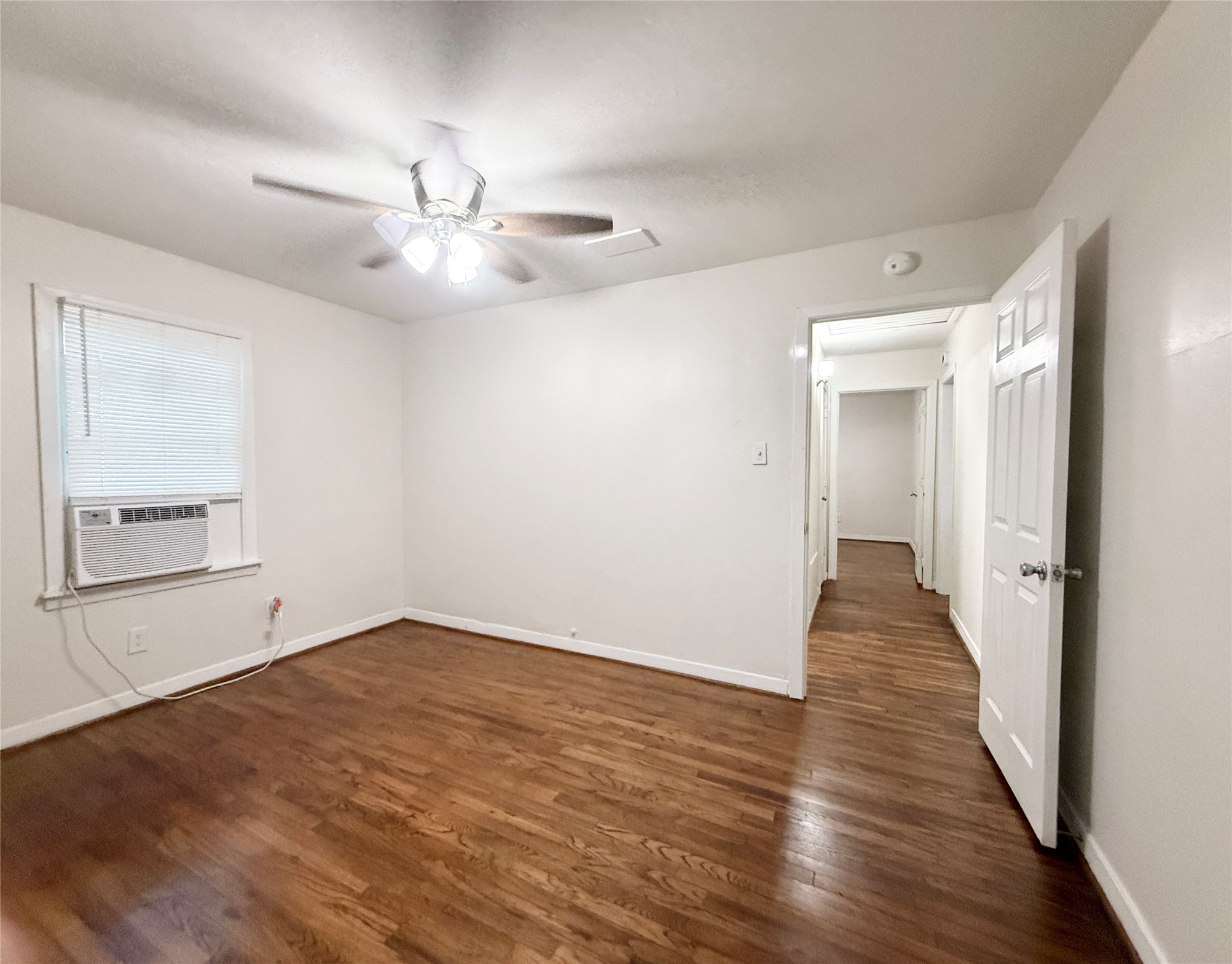 824 South Anderson Street Angleton, TX 77515 - Photo 12 of 17