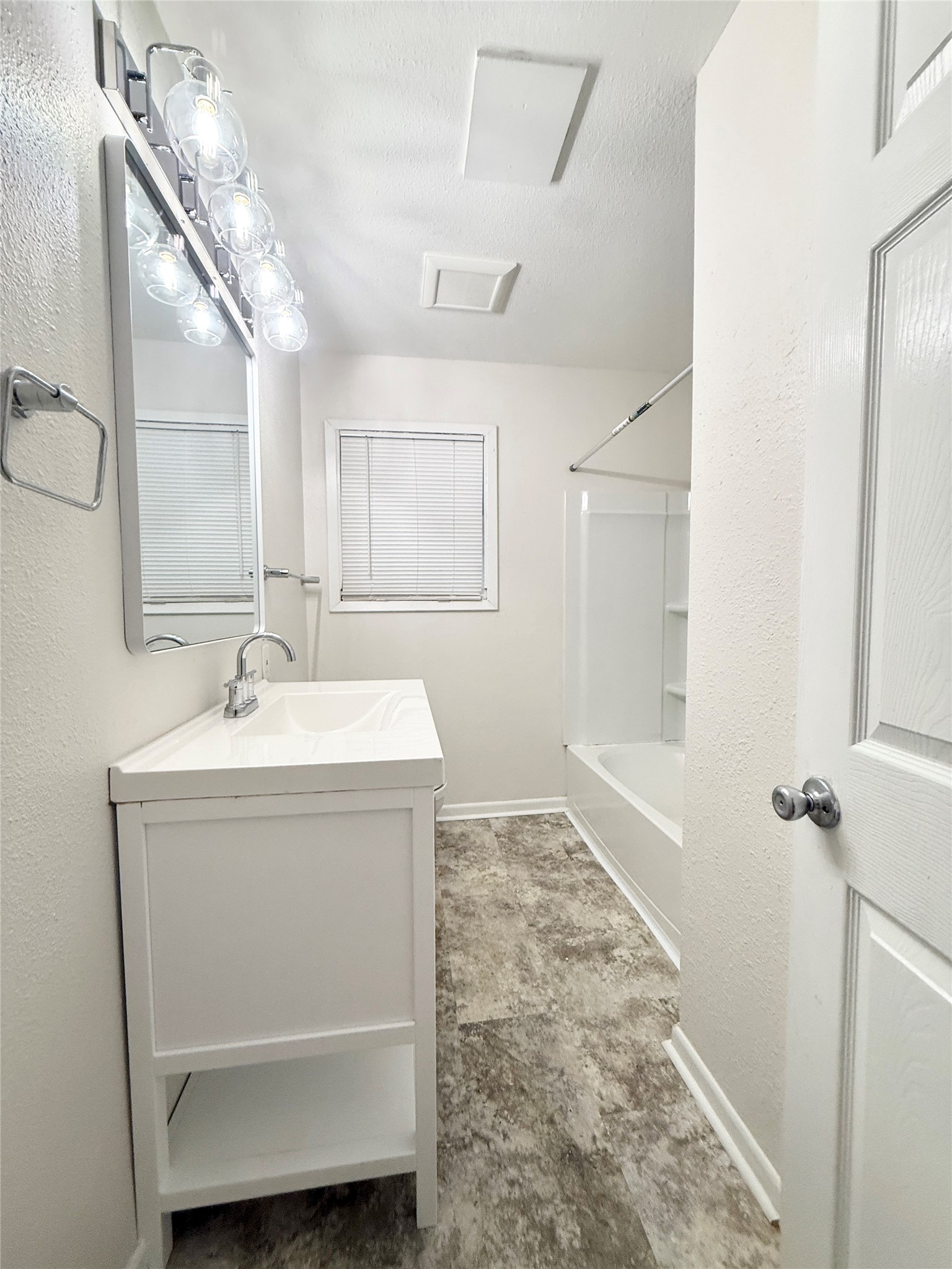 824 South Anderson Street Angleton, TX 77515 - Photo 14 of 17