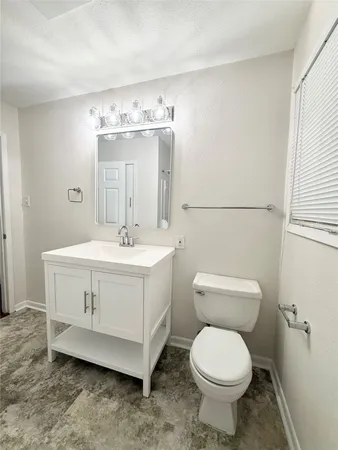 $1,350 | 824 South Anderson Street, Angleton, TX 77515