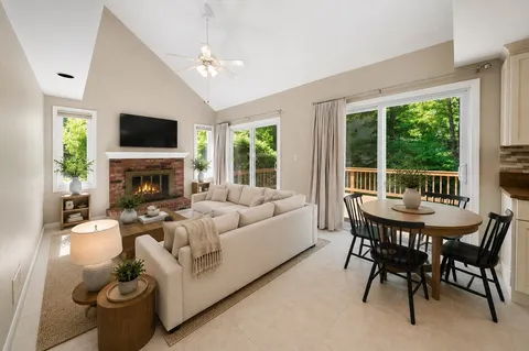 $739,900 | 7 Hundred Oaks Lane, Ashland, MA 01721