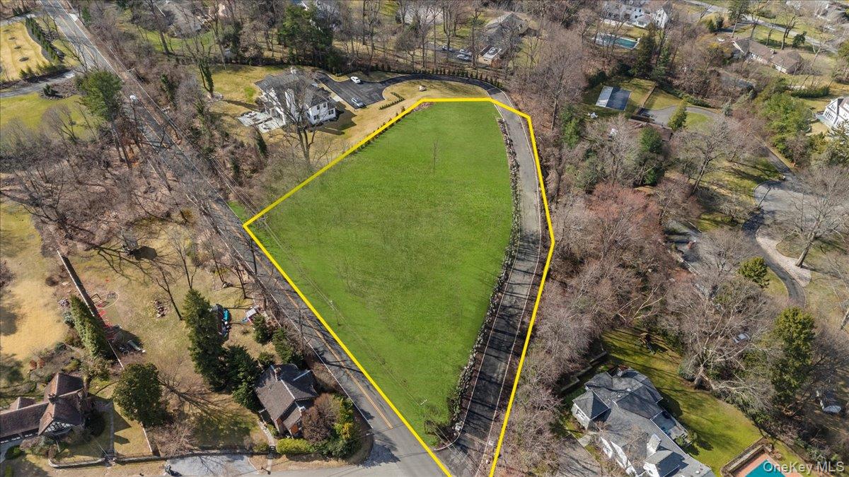 36 Cow Neck Road Sands Point, NY 11050 - Photo 4 of 18 Gallery Image 4