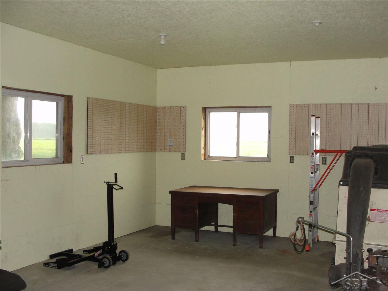 6235 Pierce Road Freeland, MI 48623 - Photo 36 of 43 31358118-35.JPG