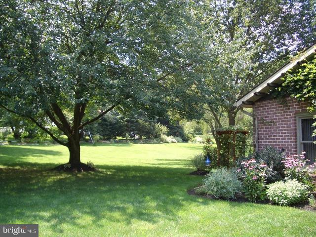 284 Rhoda Drive Lancaster, PA 17601 - Photo 4 of 21 Gallery Image 4