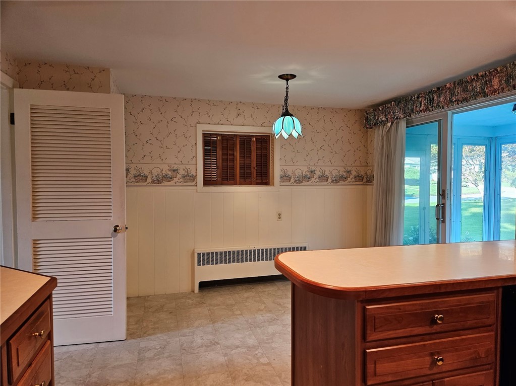 74 West Blue Ridge Road Cranston, RI 02920 - Photo 10 of 37 Eating area