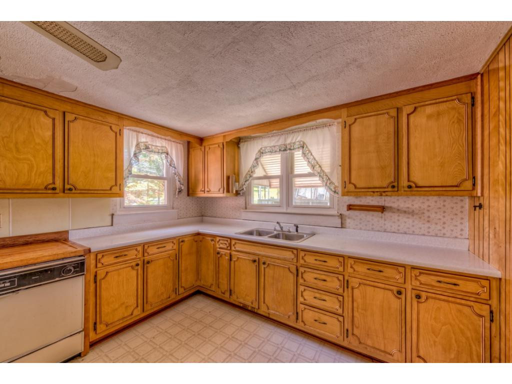 116 Maple Street Glade Spring, VA 24340 - Photo 11 of 19 Photo 11