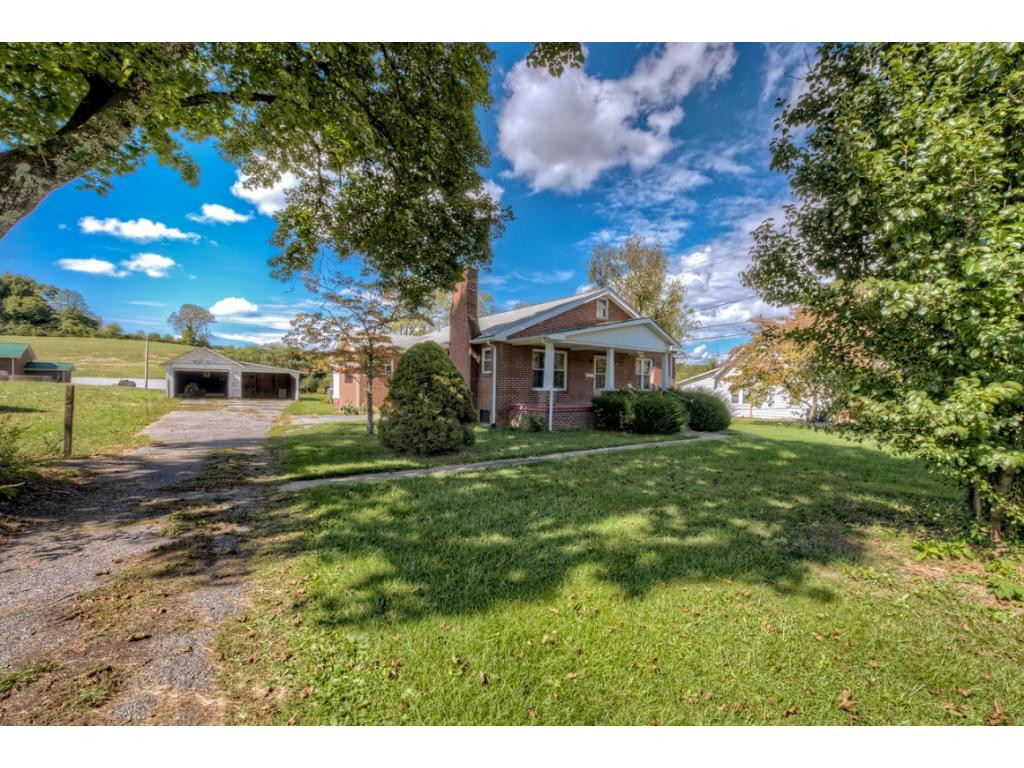 116 Maple Street Glade Spring, VA 24340 - Photo 2 of 19 Photo 2