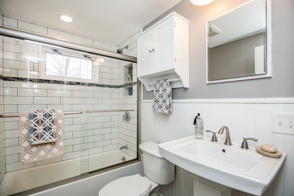 52 Great Woods Road Saugus, MA 01906 - Photo 12 of 30 Gallery Image 12