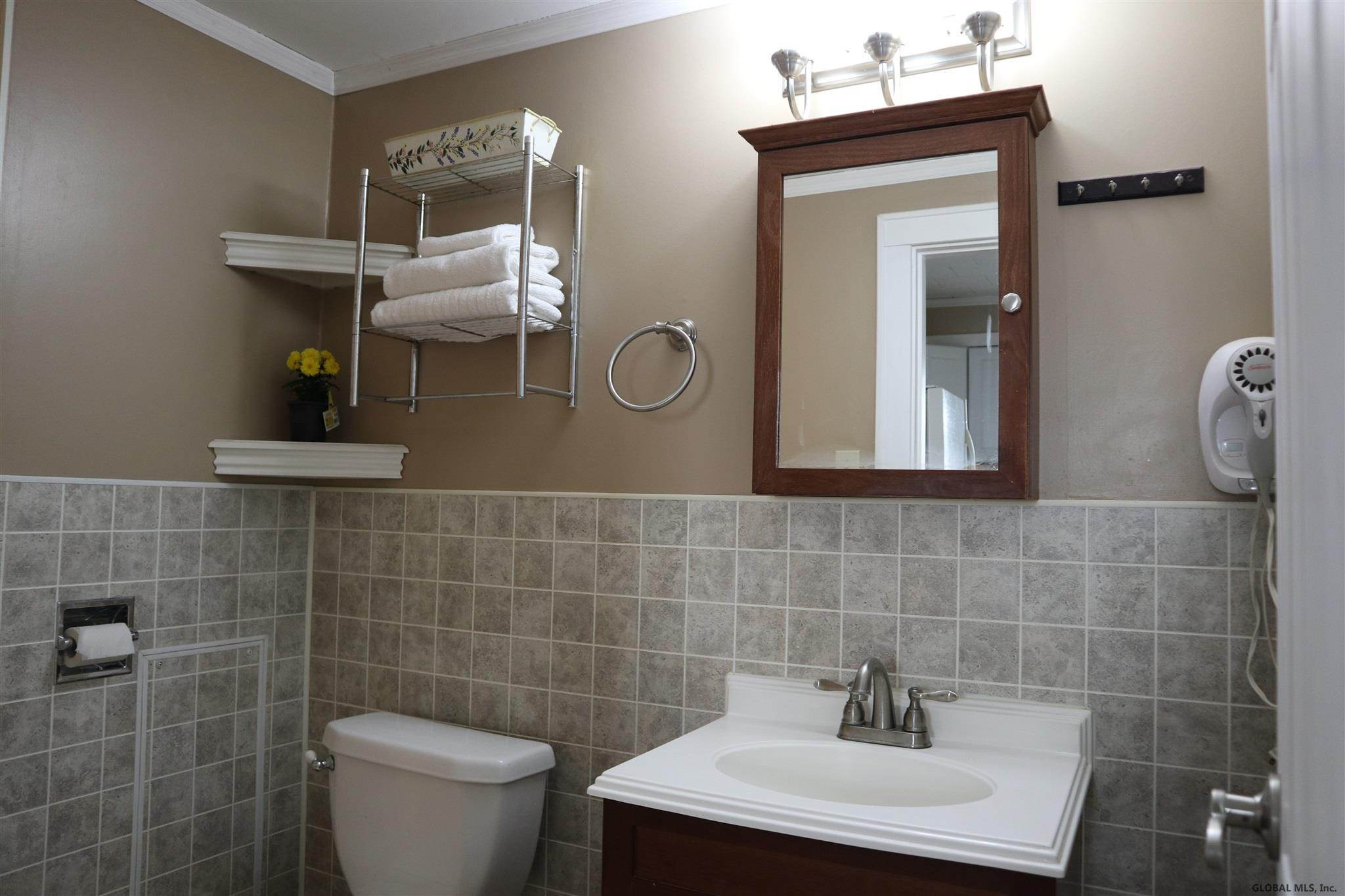 409 Vley Road Glenville, NY 12302 - Photo 13 of 34 Photo 13