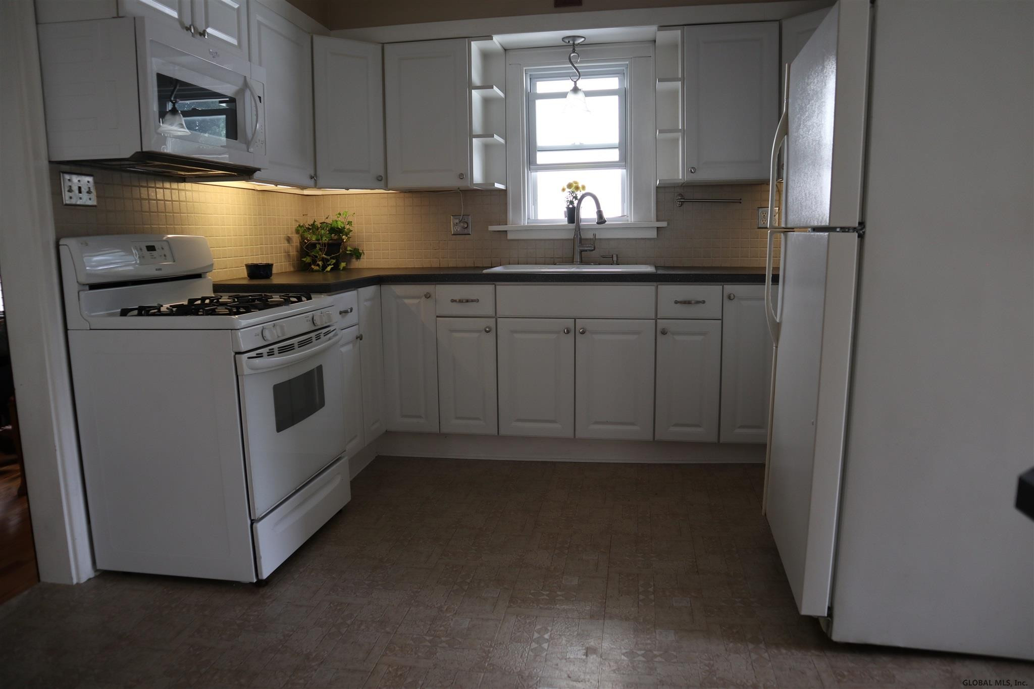 409 Vley Road Glenville, NY 12302 - Photo 3 of 34 Photo 3