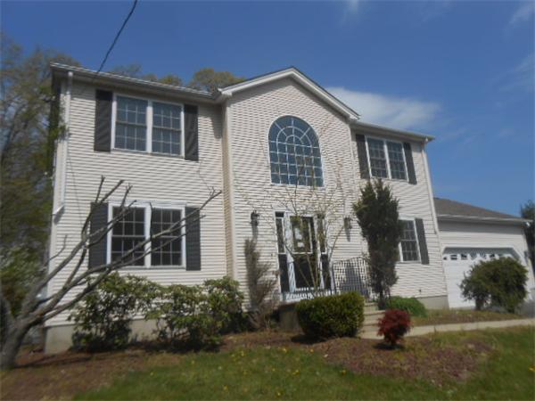 34 Peveril Road Cranston, RI 02921 - Photo 3 of 14 Gallery Image 3
