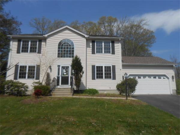 34 Peveril Road Cranston, RI 02921 - Photo 4 of 14 Gallery Image 4