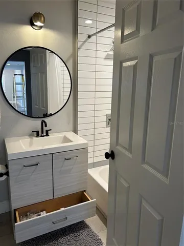 $3,000 | 2108 West Powhatan Avenue, Tampa, FL 33603