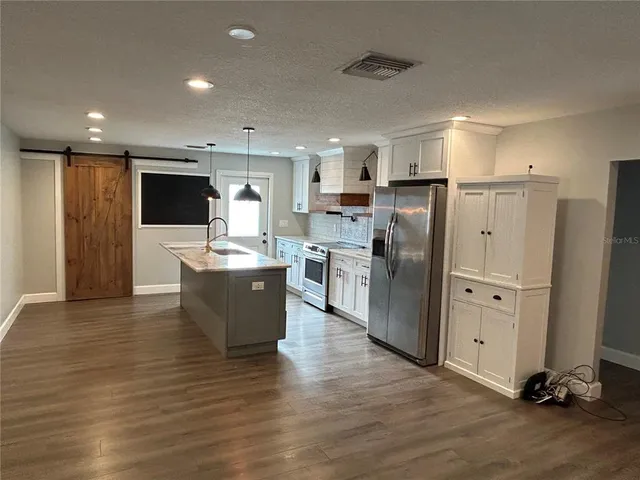 $3,000 | 2108 West Powhatan Avenue, Tampa, FL 33603