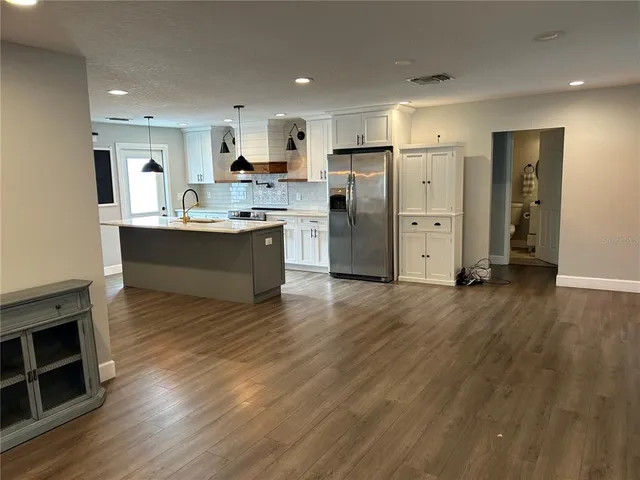 $3,000 | 2108 West Powhatan Avenue, Tampa, FL 33603