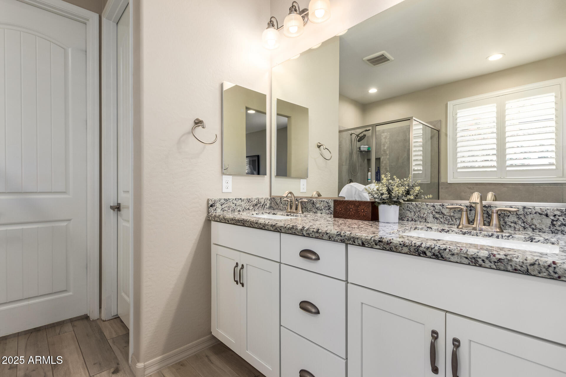 2445 East Beverly Road Phoenix, AZ 85042 - Photo 24 of 60 21 - Beverly