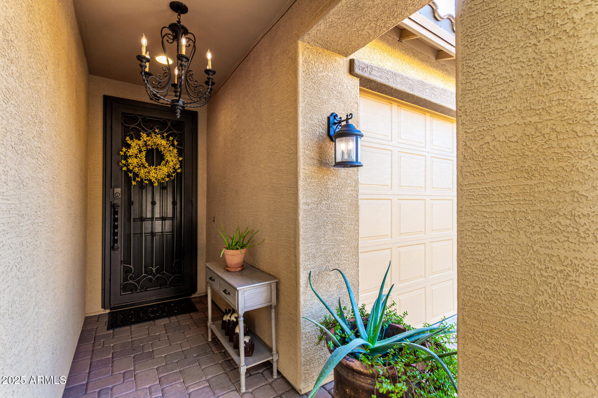 2445 East Beverly Road Phoenix, AZ 85042 - Photo 4 of 60 02-Beverly